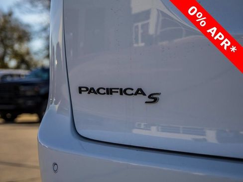 New 2026 Chrysler Pacifica Select w/ S Appearance Package FWD image 10