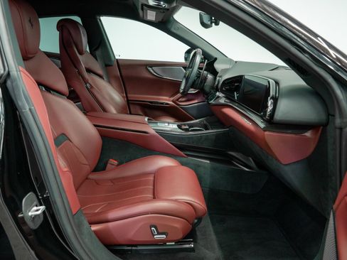 Used 2024 Ferrari Purosangue AWD/4WD image 35