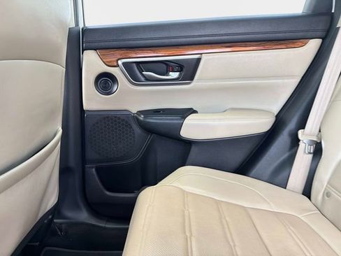 Used 2018 Honda CR-V Touring image 14