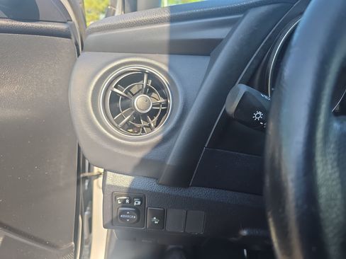 Used 2017 Toyota Corolla iM w/ Carpet Mat Package FWD image 24