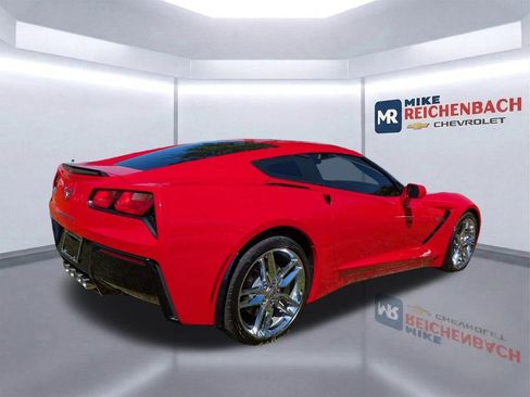 Used 2019 Chevrolet Corvette Stingray Coupe w/ 1LT RWD image 4