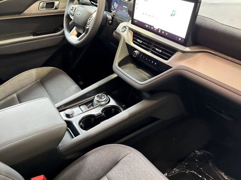 New 2026 Ford Explorer Active image 14