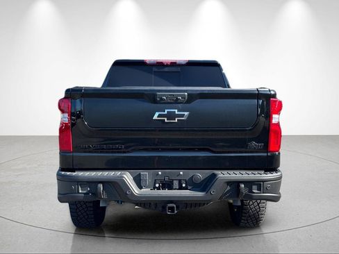 Used 2025 Chevrolet Silverado 1500 ZR2 w/ ZR2 Bison Edition AWD/4WD image 4