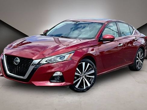 Used 2021 Nissan Altima 2.5 Platinum AWD/4WD image 1