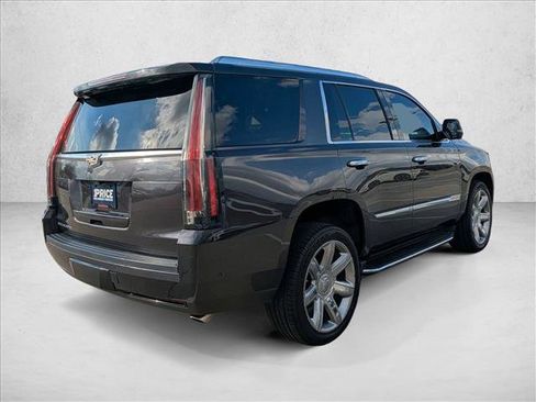 Used 2017 Cadillac Escalade Luxury image 5
