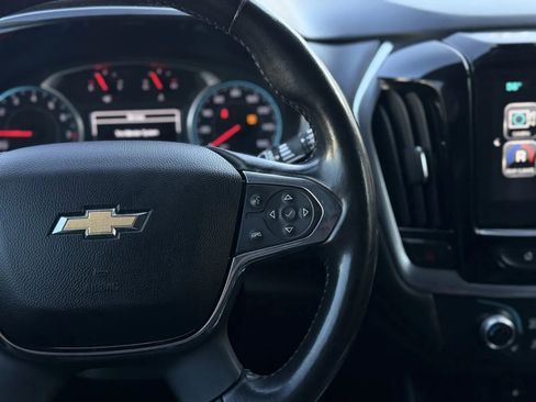 Used 2019 Chevrolet Traverse LT w/ LT Premium Package AWD/4WD image 4