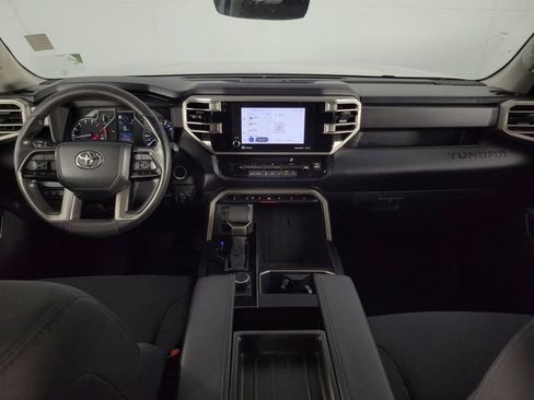 Used 2022 Toyota Tundra SR5 w/ SR5 Convenience Package AWD/4WD image 25