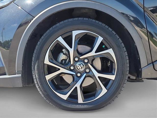 Used 2021 Toyota C-HR XLE FWD image 21