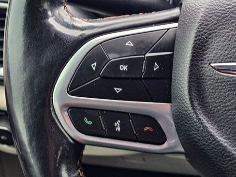 Used 2020 Chrysler Pacifica Touring-L image 24