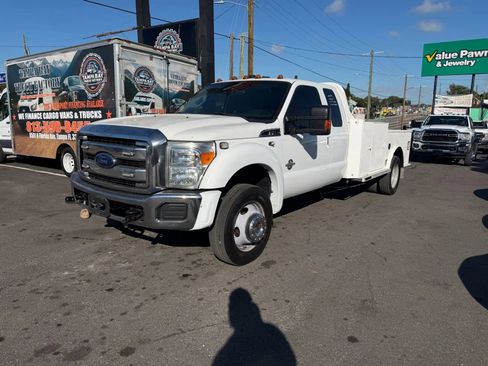Used 2012 Ford F450 XLT w/ Ambulance Preparation Pkg RWD image 2