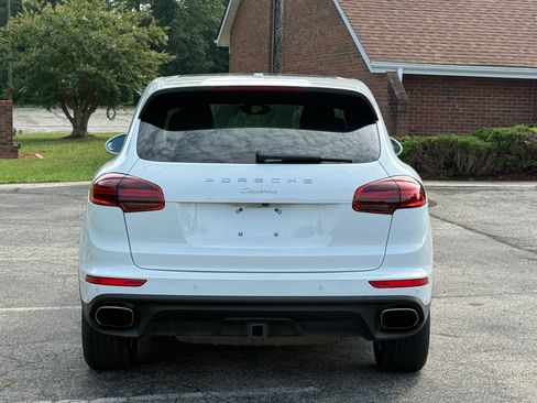 Used 2016 Porsche Cayenne AWD/4WD image 4