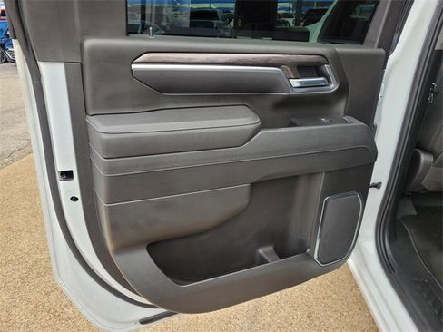 Certified 2025 Chevrolet Silverado 2500 LTZ w/ LTZ Convenience Package image 14