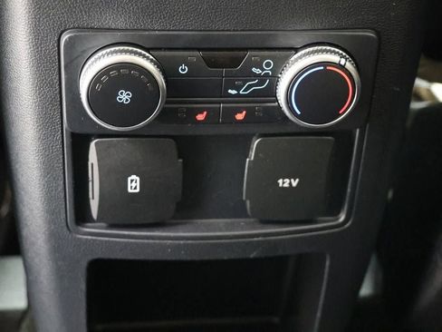 Used 2020 Ford Explorer XLT w/ Comfort Package image 12