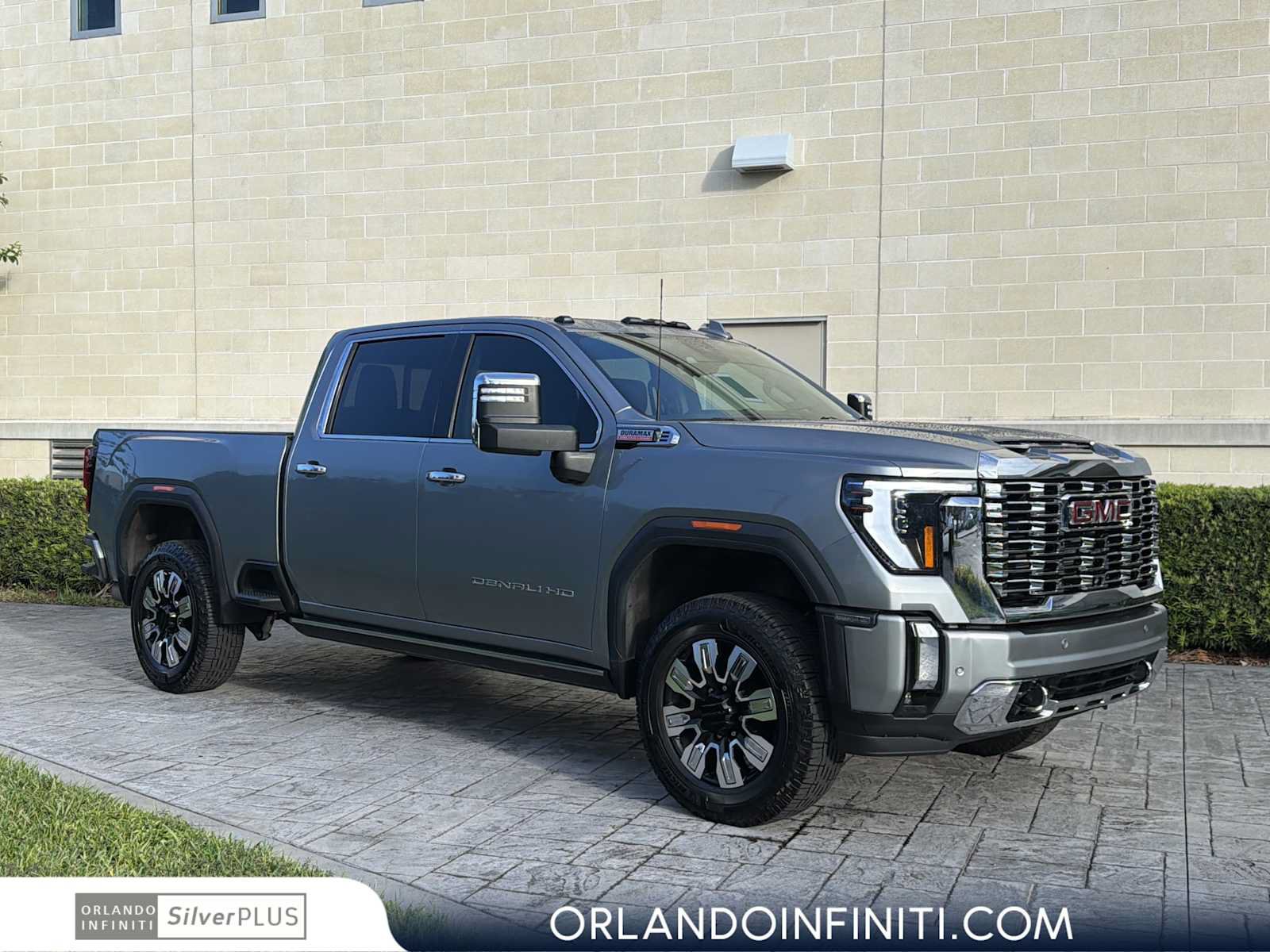 Used 2024 GMC Sierra 2500 Denali w/ Denali Reserve Package AWD/4WD image 1