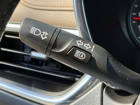 Used 2023 Chevrolet Equinox Premier AWD/4WD image 22