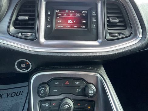 Used 2017 Dodge Challenger SXT RWD image 21
