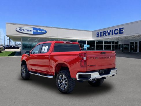 Used 2022 Chevrolet Silverado 1500 LT w/ Z71 Off-Road Package AWD/4WD image 6