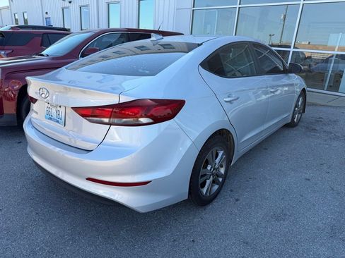 Used 2018 Hyundai Elantra SEL FWD image 3