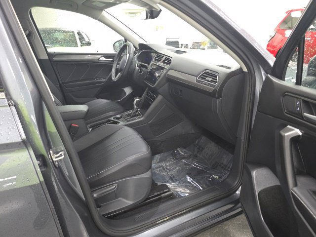 Used 2024 Volkswagen Tiguan Wolfsburg Edition AWD/4WD image 5