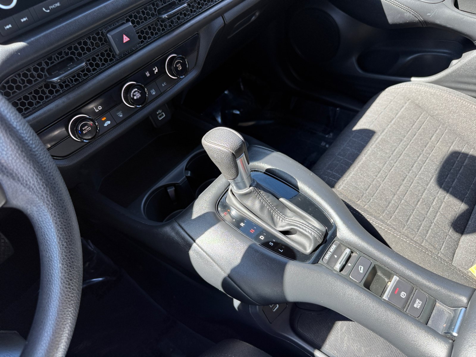 Used 2025 Honda HR-V LX image 13