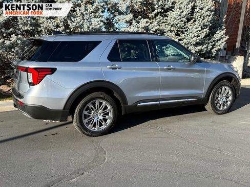 Used 2025 Ford Explorer Active w/ Active Comfort Package image 9