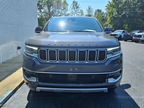 Used 2024 Jeep Wagoneer L Series II w/ Premium Group I AWD/4WD image 2