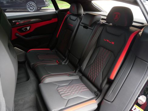 Used 2024 Lamborghini Urus S AWD/4WD image 6