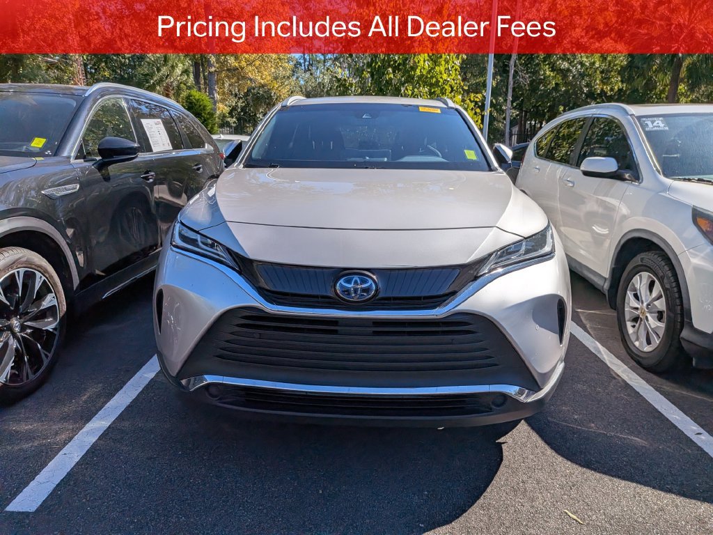 Used 2021 Toyota Venza XLE w/ Softex Package AWD/4WD image 2