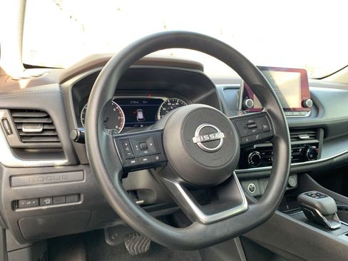 Used 2023 Nissan Rogue S image 33