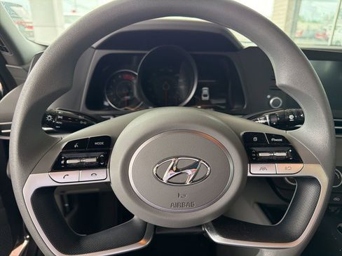Certified 2023 Hyundai Elantra SE FWD image 20