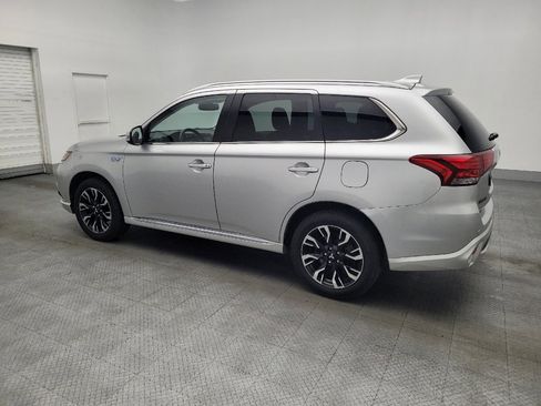 Used 2018 Mitsubishi Outlander SEL image 3