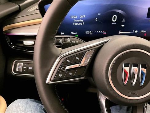 Used 2025 Buick Enclave Preferred w/ Power Package image 22