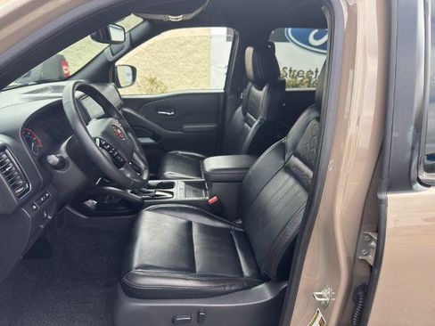 Used 2022 Nissan Frontier PRO-4X w/ Pro-4X Premium Package AWD/4WD image 10