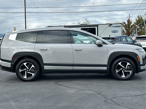 New 2026 Hyundai Ioniq 9 SE image 3