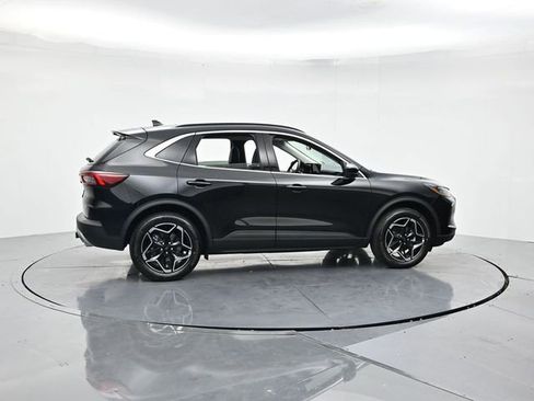 New 2026 Ford Escape Platinum w/ Premium Technology Package image 3