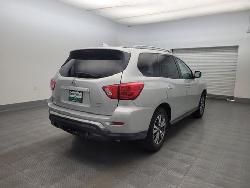 Used 2019 Nissan Pathfinder SV image 9