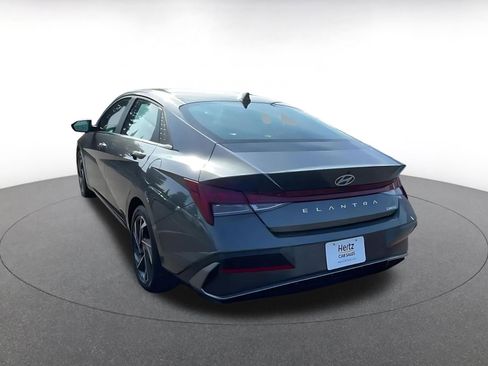 Used 2025 Hyundai Elantra Limited image 11