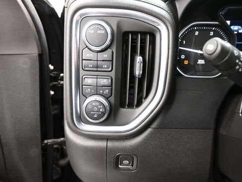 Certified 2022 GMC Sierra 3500 Denali image 22