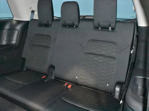Used 2025 Nissan Pathfinder SV AWD/4WD image 23