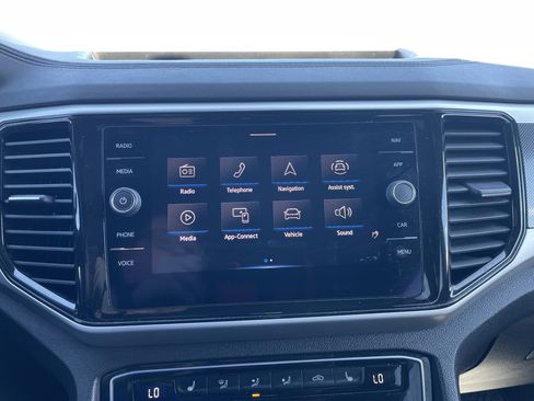 Used 2021 Volkswagen Atlas Cross Sport SEL w/ Cross Sport MDO Package AWD/4WD image 12