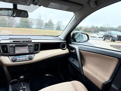 Used 2014 Toyota RAV4 XLE image 31
