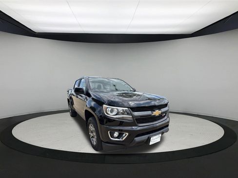 Used 2017 Chevrolet Colorado Z71 AWD/4WD image 1