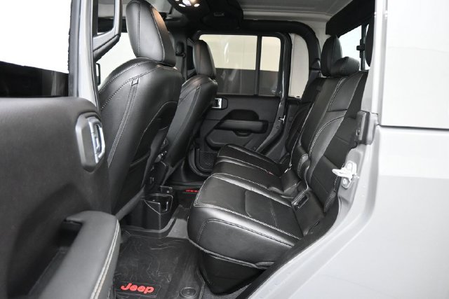 Used 2020 Jeep Gladiator Overland AWD/4WD image 23
