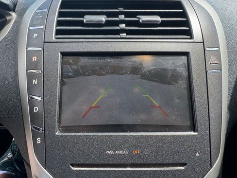 Used 2015 Lincoln MKZ FWD image 16