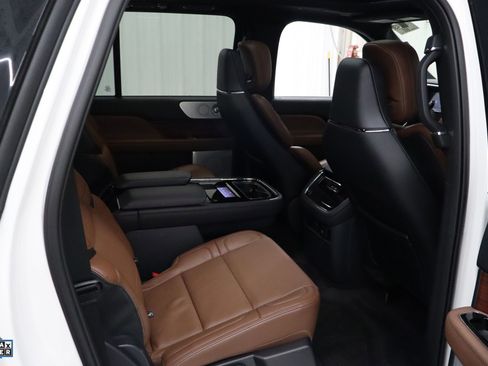 Used 2024 Lincoln Navigator L Reserve image 29