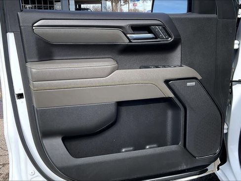 Used 2022 Chevrolet Silverado 1500 ZR2 w/ Technology Package image 22