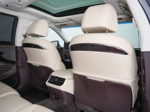 Used 2018 Lexus LS 500 w/ Luxury Package image 33