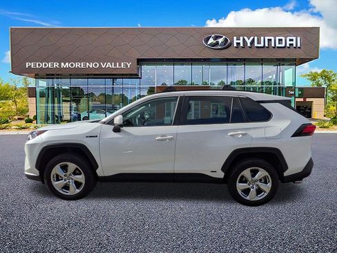 Used 2021 Toyota RAV4 XLE Premium image 6