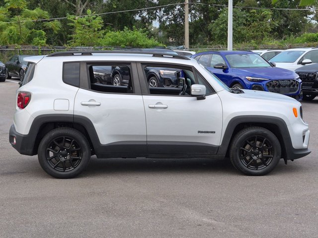 Used 2020 Jeep Renegade Altitude FWD image 4