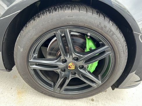 Used 2017 Porsche Panamera 4 image 37